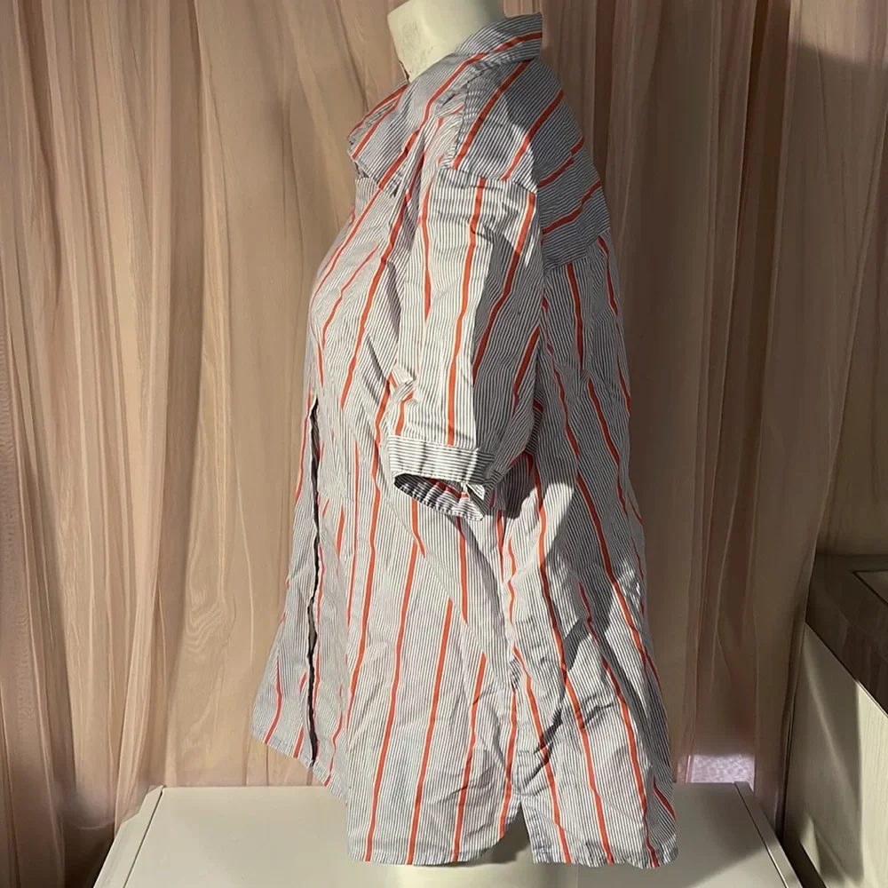 Strip Button-up - Picture 2 of 4